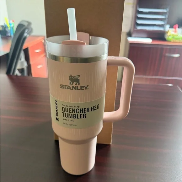 Stanley Pink FlowState Tumbler 40oz - Picture 3 of 4